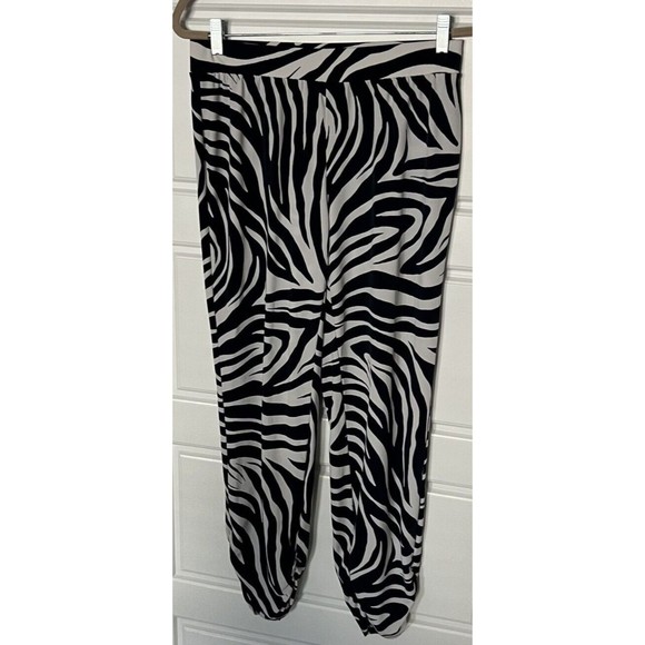 Chicos Pull On Straight Leg Pants Women Size 0 White with Blue Pinstripe Stretch - Picture 1 of 15